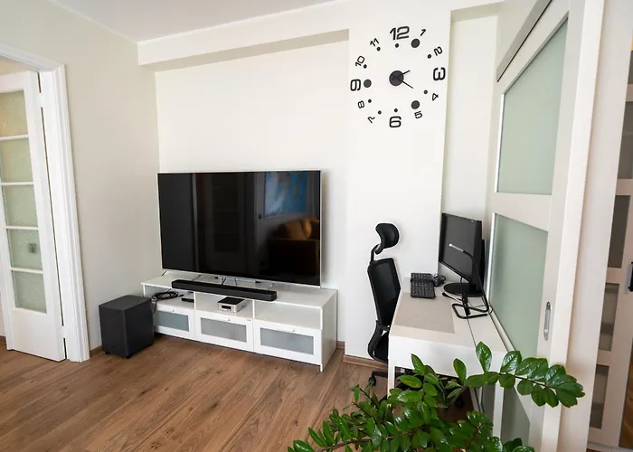 Trendy Kentmanni, Center Tallin