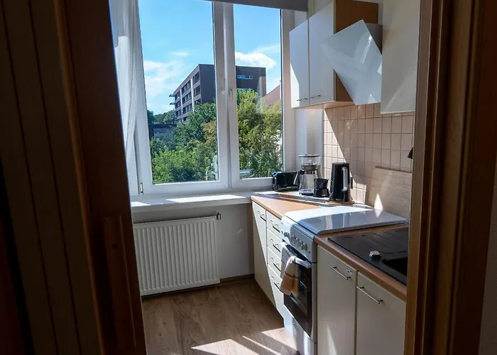 Trendy Kentmanni, Center *