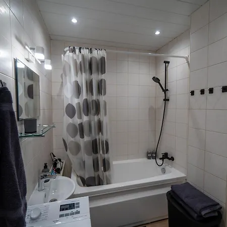 Trendy Kentmanni, Center